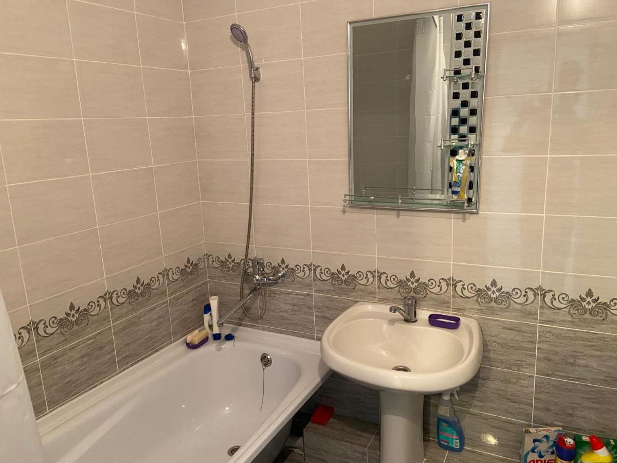 Standart Apartment On Kozhamkulov 128 Алма Ата Екстериор снимка